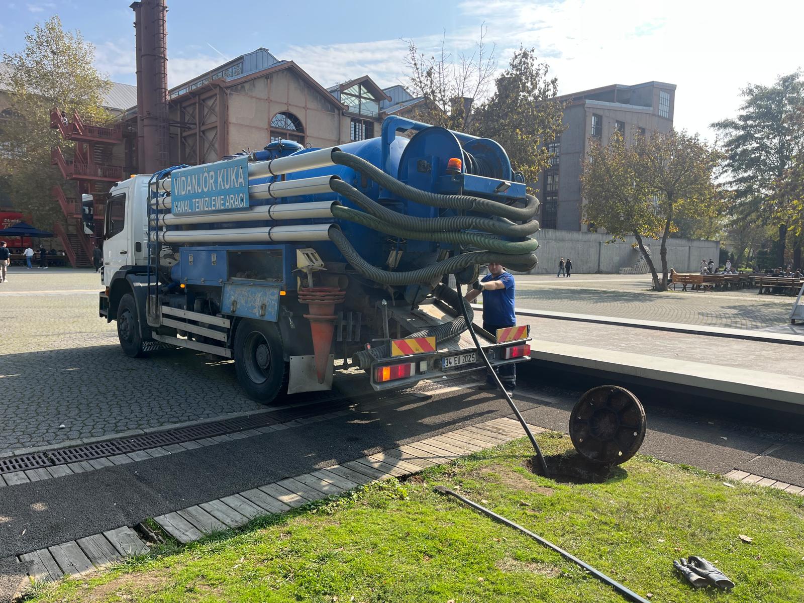 Sarıyer Vidanjör | 7/24 Vidanjör Hizmeti - 0532 772 41 14